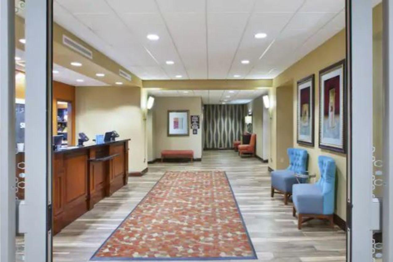 Hampton Inn & Suites Wichita-Northeast Dış mekan fotoğraf