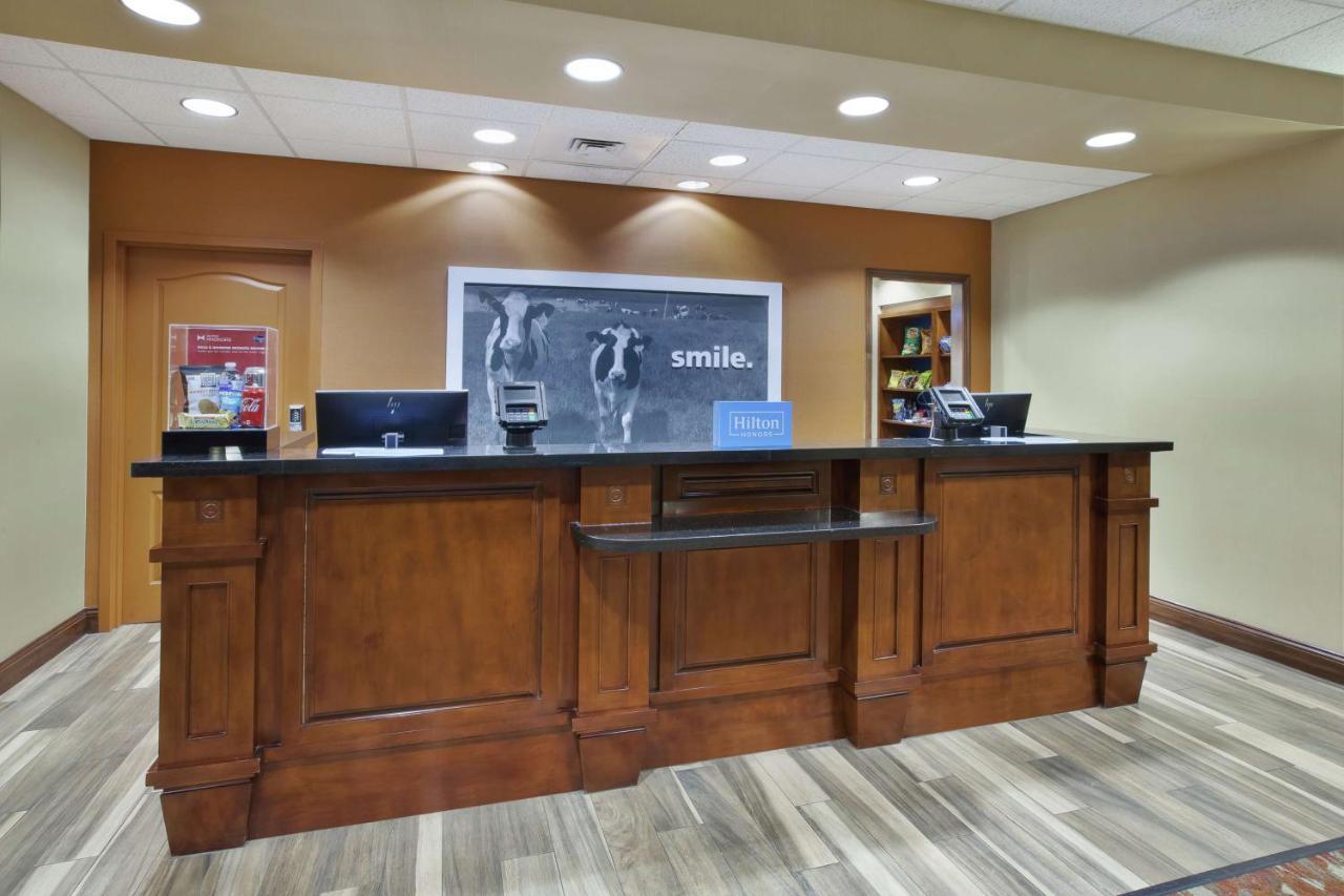 Hampton Inn & Suites Wichita-Northeast Dış mekan fotoğraf