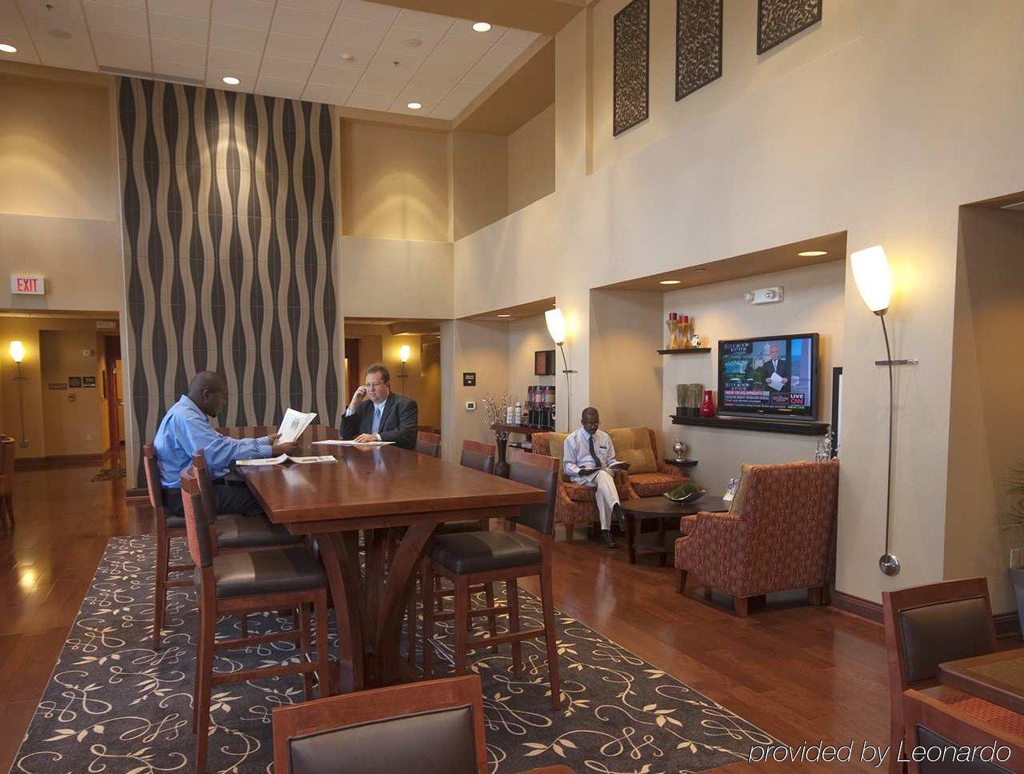 Hampton Inn & Suites Wichita-Northeast Restoran fotoğraf