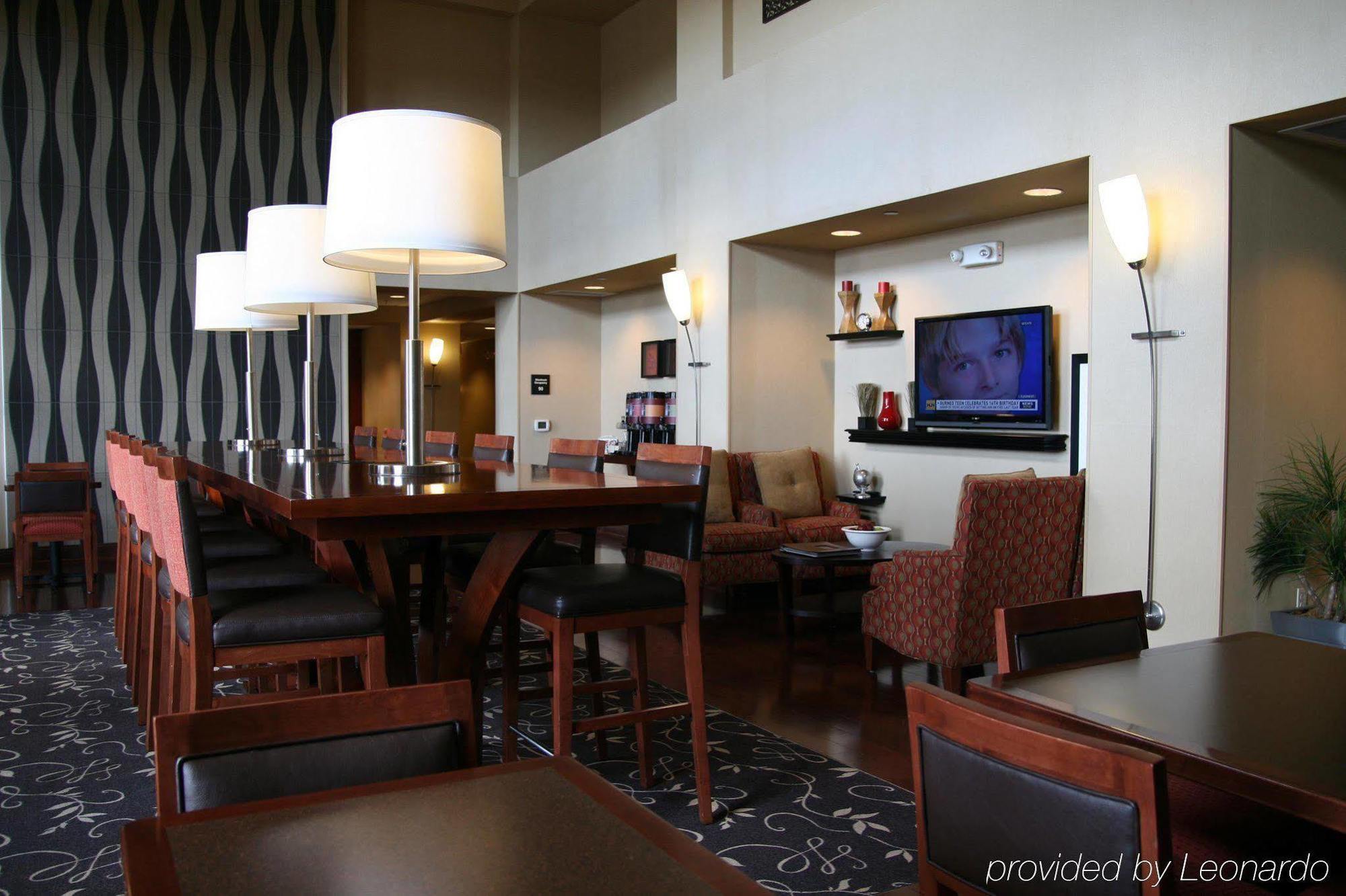 Hampton Inn & Suites Wichita-Northeast Restoran fotoğraf