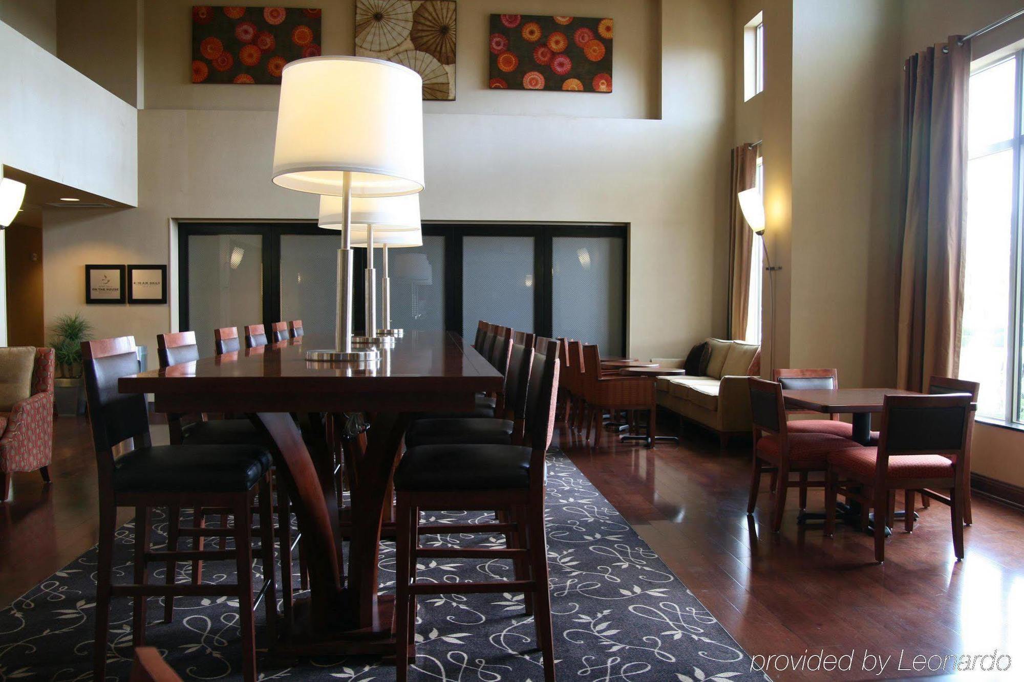 Hampton Inn & Suites Wichita-Northeast Restoran fotoğraf
