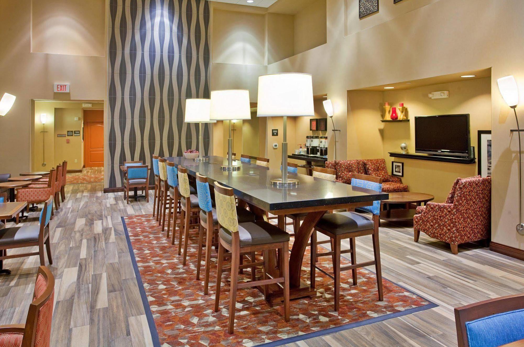 Hampton Inn & Suites Wichita-Northeast Dış mekan fotoğraf