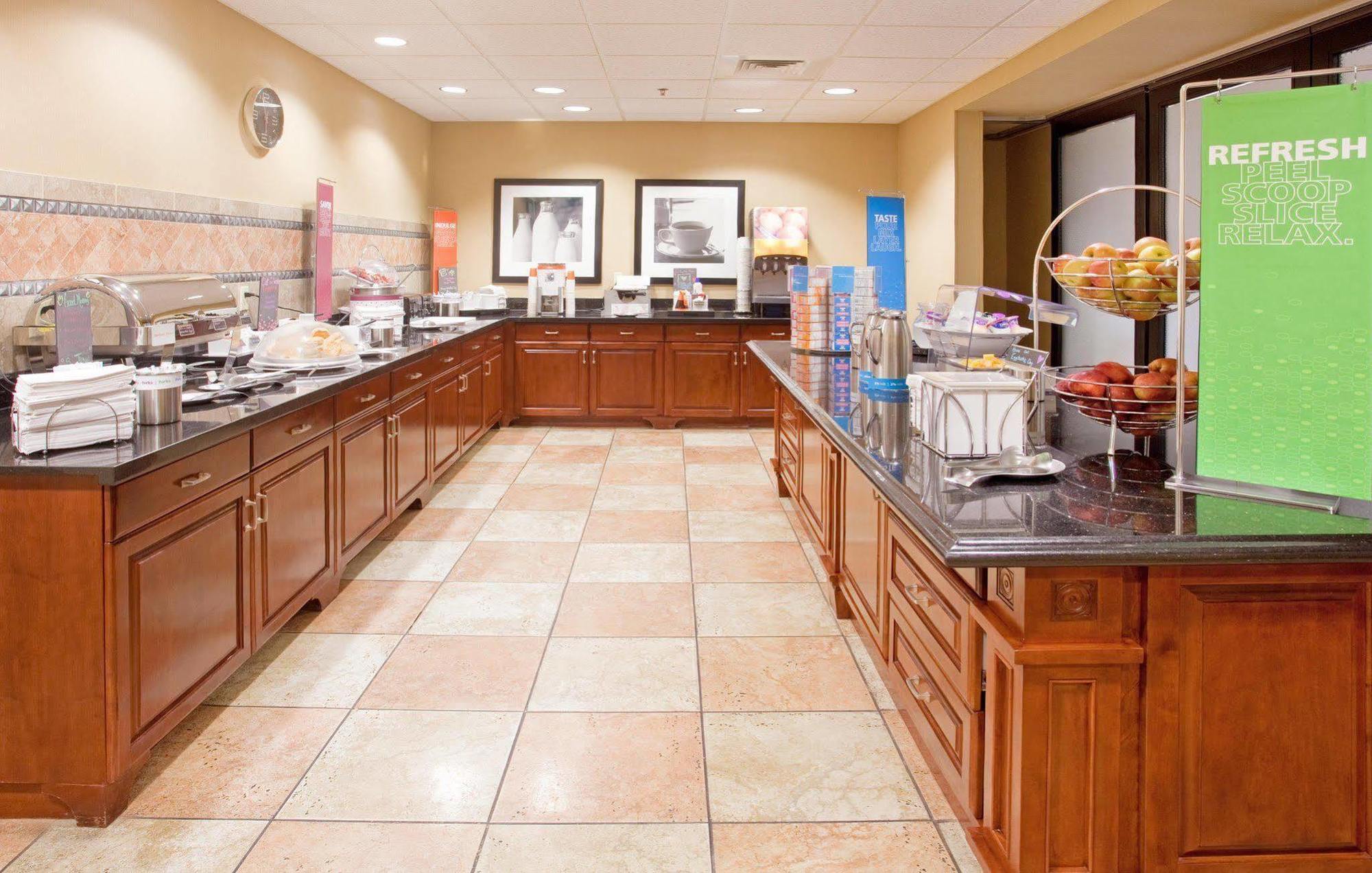 Hampton Inn & Suites Wichita-Northeast Dış mekan fotoğraf